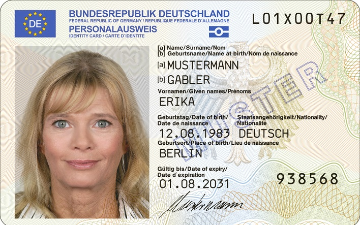 Deutscher Personalausweis (2021) aus Wikimedia Commons, dem freien Medienarchiv